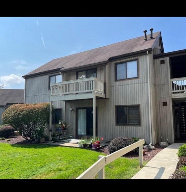 property at 5 Sycamore Dr