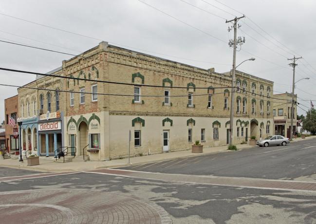 205 Baldwin St in Sharon, WI - Building Photo - Building Photo