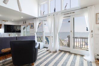 17 Turner Ave in Fairhaven, MA - Foto de edificio - Building Photo