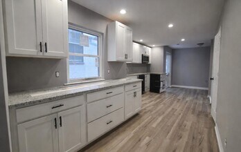 308 King St, Unit Apartment #1 in Pottstown, PA - Building Photo - Building Photo