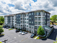 The Residence at Old Hickory Lake in Old Hickory, TN - Foto de edificio - Building Photo