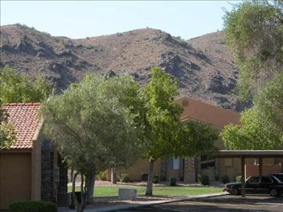 Shadow Mountain Villas in Phoenix, AZ - Building Photo