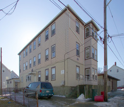 194 5th St in Fall River, MA - Foto de edificio - Building Photo