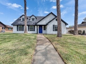 16007 Diana Ln in Houston, TX - Building Photo
