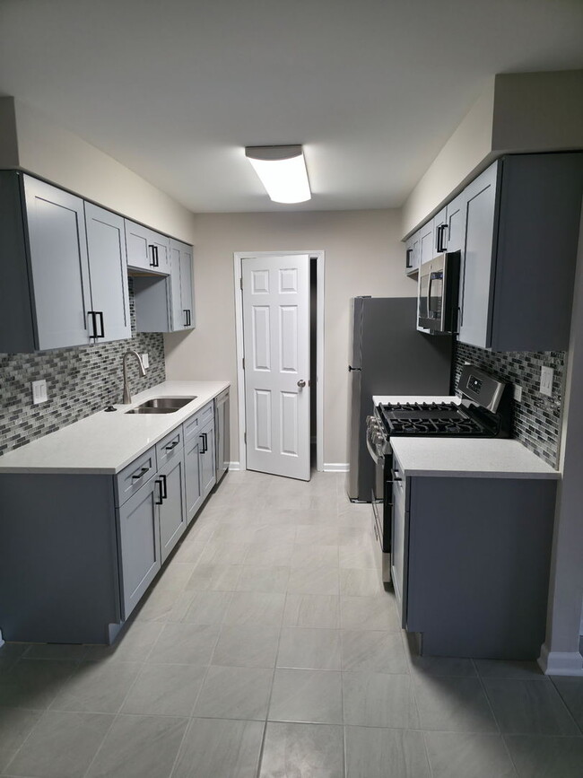 412 E Bailey Rd in Naperville, IL - Building Photo - Building Photo