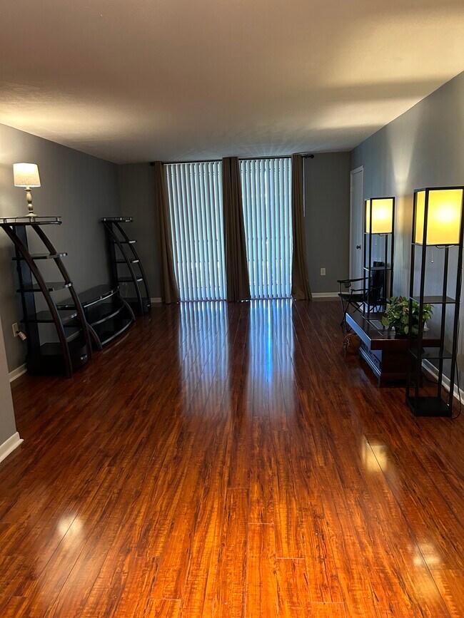 2700 N Highway A1A, Unit 12-211 in Indialantic, FL - Foto de edificio - Building Photo