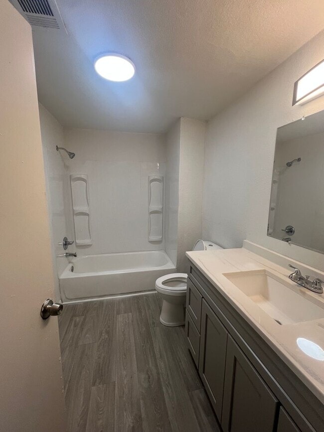 1827 Wood Ave in Waco, TX - Building Photo - Building Photo