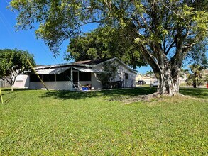 9044 SW 1st Dr in Boca Raton, FL - Building Photo - Building Photo