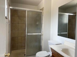 13433 N 16th Ave in Phoenix, AZ - Foto de edificio - Building Photo