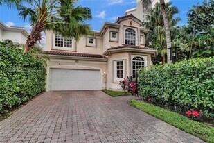 19413 38th Ct in Golden Beach, FL - Building Photo