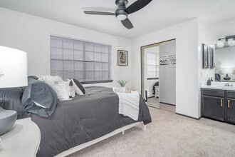 The Row in San Antonio, TX - Foto de edificio - Building Photo