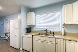 260 S Central Ave in Umatilla, FL - Building Photo - Building Photo