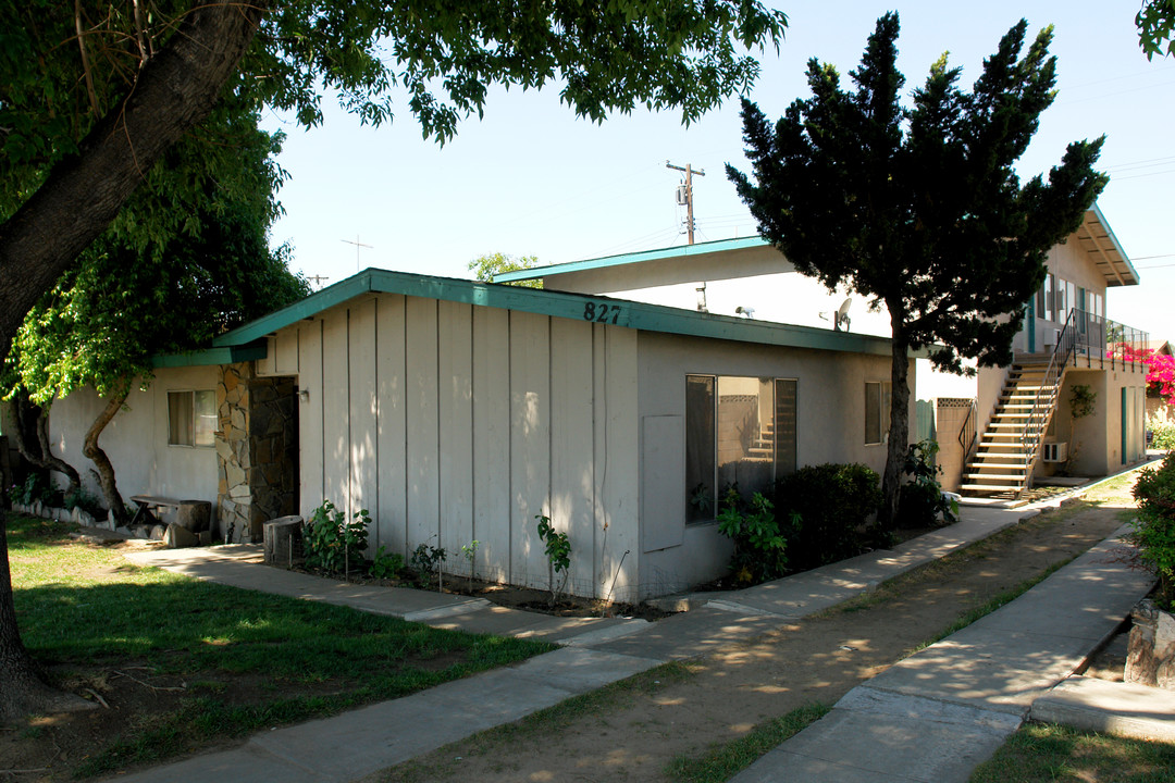 827-833 N Vineyard Ave in Ontario, CA - Building Photo