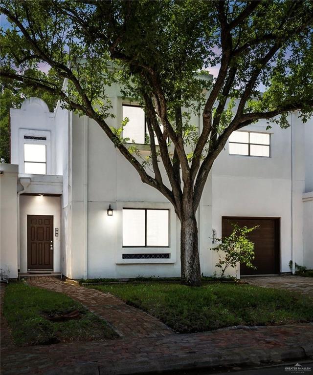 113 W Tearose Ave