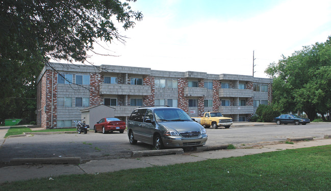 1111 SW Fillmore St in Topeka, KS - Foto de edificio - Building Photo