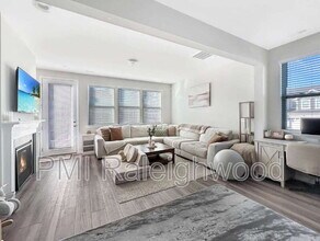 779 Creekway Dr in Fuquay Varina, NC - Building Photo - Building Photo