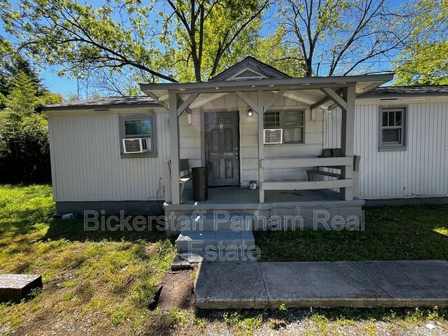 property at 826 Winston Rd