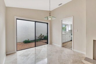6725 Lago Vista Ter in Boca Raton, FL - Foto de edificio - Building Photo