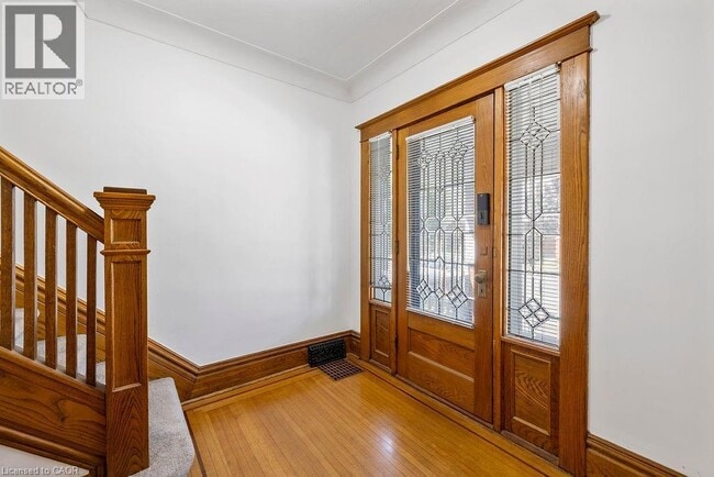 35 Gage Ave S in Hamilton, ON - Building Photo - Building Photo