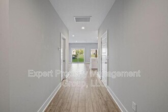4 S Laird Dr in Clayton, NC - Building Photo - Building Photo