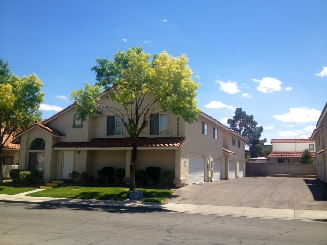 Rainbow Gardens in Las Vegas, NV - Building Photo