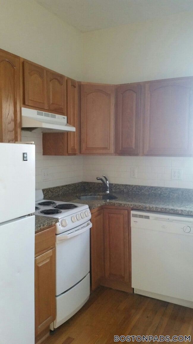 41 Bay State Rd in Boston, MA - Foto de edificio - Building Photo