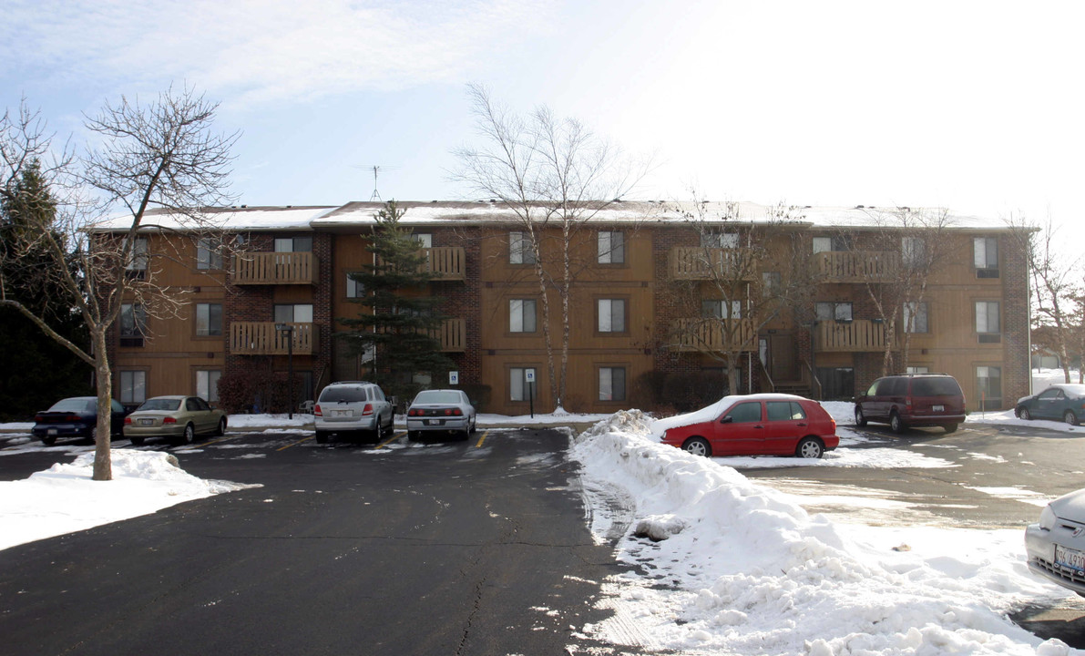 Waterbury in Roselle, IL - Building Photo