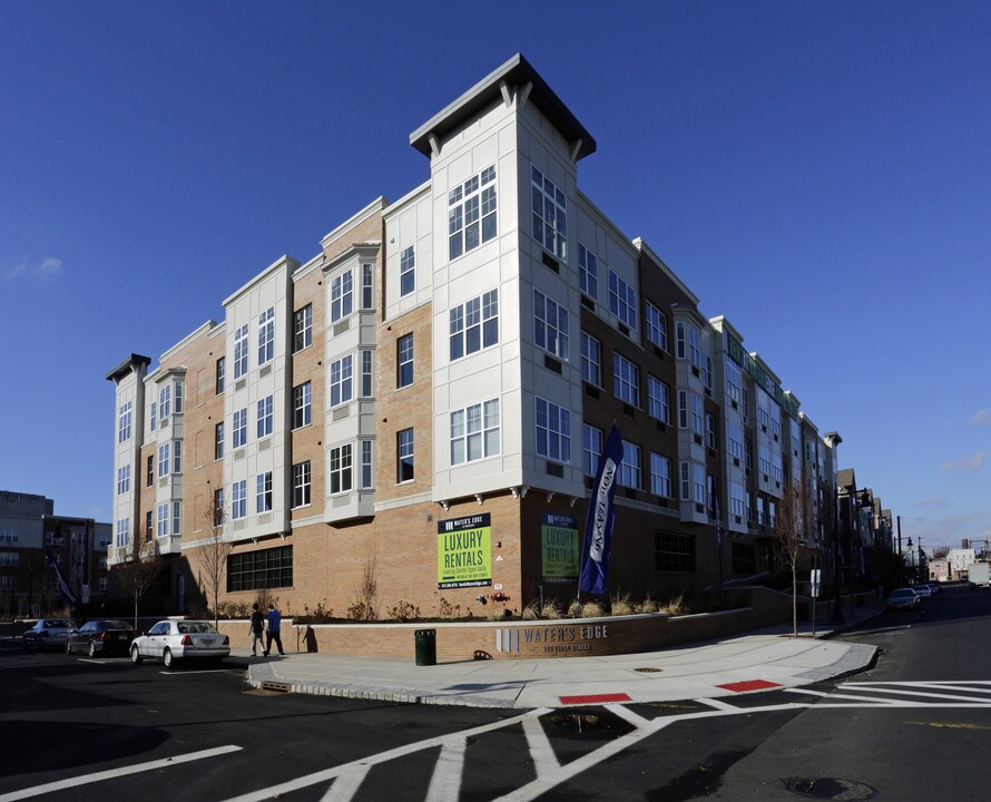 Water's Edge in Harrison, NJ - Building Photo