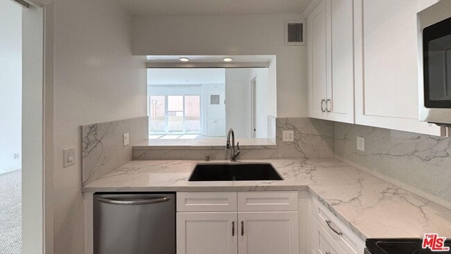 11750 Sunset Blvd in Los Angeles, CA - Building Photo - Building Photo