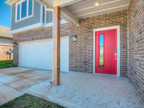 504 NW 175th St in Edmond, OK - Foto de edificio - Building Photo