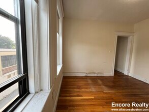 1144 Commonwealth Ave in Boston, MA - Building Photo - Building Photo