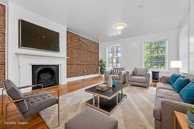 28 W 11th St