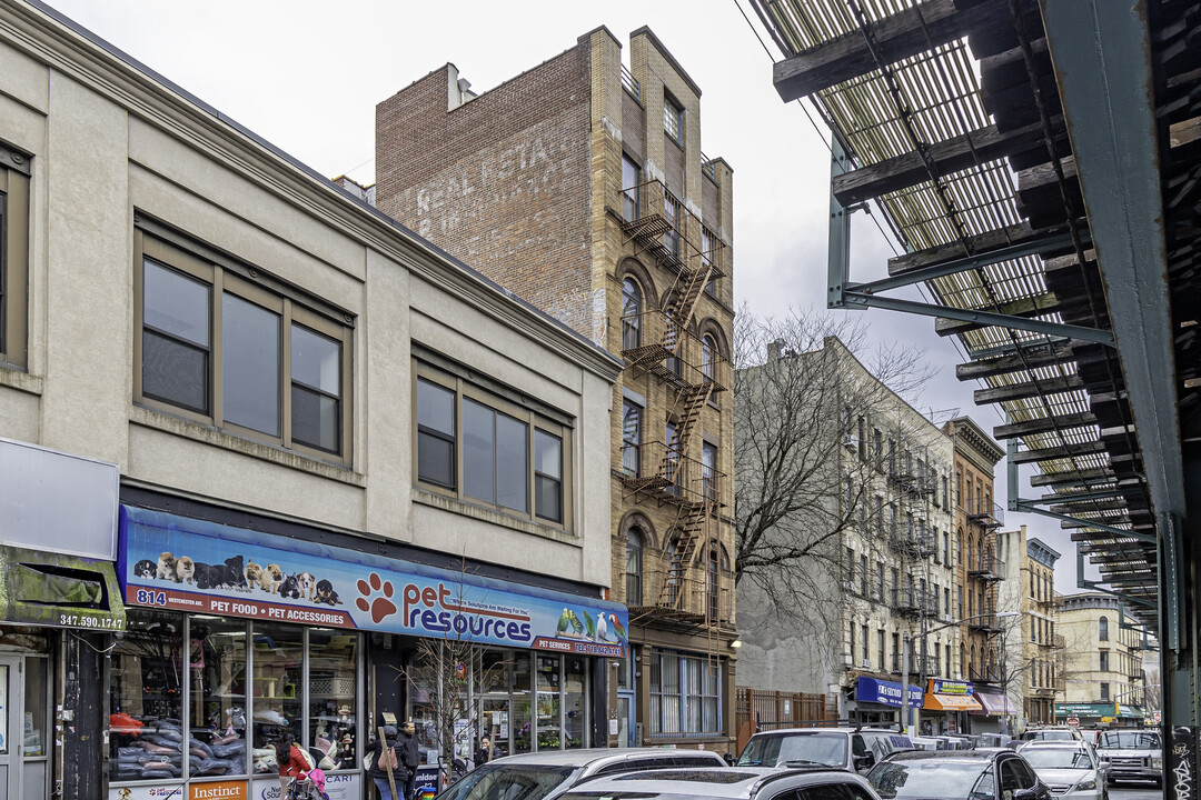 812 Westchester Ave in Bronx, NY - Building Photo