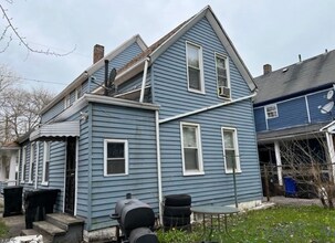 1337 E 68th St in Cleveland, OH - Building Photo - Building Photo