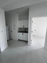 1456 Washington Ave in Miami Beach, FL - Building Photo - Building Photo