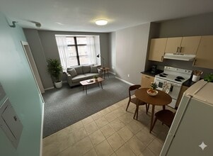 645 Congress Apartments in Portland, ME - Building Photo - Building Photo