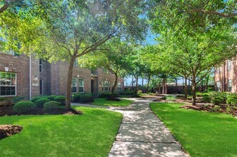 19 Umbria Ln in Spring, TX - Building Photo - Building Photo