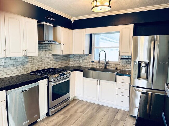 2483 66th Terrace S in St. Petersburg, FL - Building Photo - Building Photo