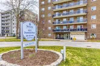 6563-6563 Drummond Rd in Niagara Falls, ON - Building Photo - Building Photo