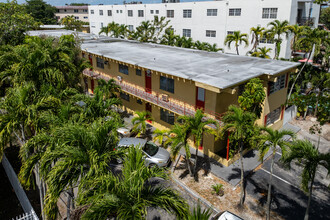 Park Fountain Condo in North Miami, FL - Building Photo - Building Photo