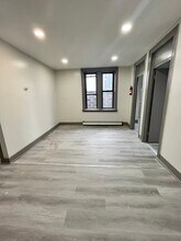 818 Communipaw Ave, Unit 1R in Jersey City, NJ - Foto de edificio - Building Photo