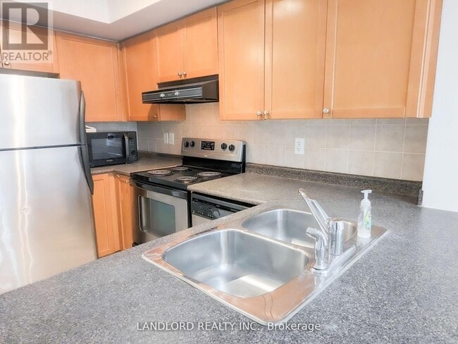 65 Turntable Crescent in Toronto, ON - Building Photo - Building Photo