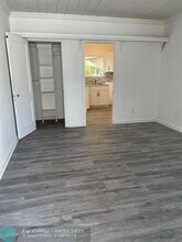 104 NE 4th Ave in Delray Beach, FL - Building Photo - Building Photo