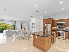 3510 NE 17th Ave in Oakland Park, FL - Building Photo
