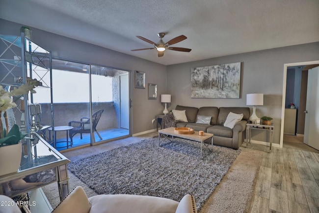 4444 E Paradise Village Pkwy N in Phoenix, AZ - Building Photo - Building Photo