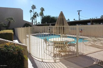 4938 N 74th St in Scottsdale, AZ - Building Photo - Building Photo