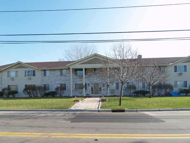 300 - High St. in Fort Atkinson, WI - Foto de edificio - Building Photo