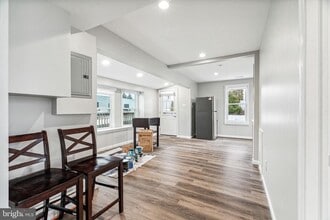 625 Byberry Rd in Philadelphia, PA - Building Photo - Building Photo