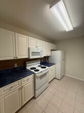 1200 Town Center Dr in Jupiter, FL - Building Photo - Building Photo