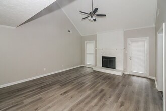 8840 Bazemore Rd in Cordova, TN - Building Photo - Building Photo